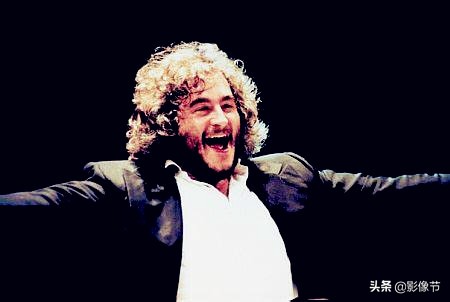 她是《虎口脫險》中的木偶劇團女演員,被怪病纏繞一生,命運悲慘 她是《虎口脫險》中的木偶劇團女演員,被怪病纏繞一生,命運悲慘