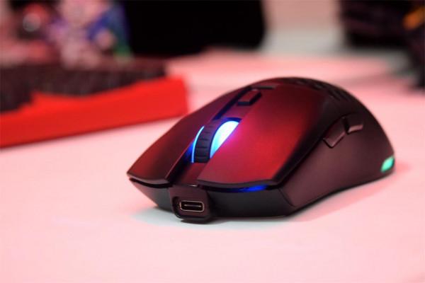 滑鼠裡面的百變星君，因科特MINI PRO圖賞