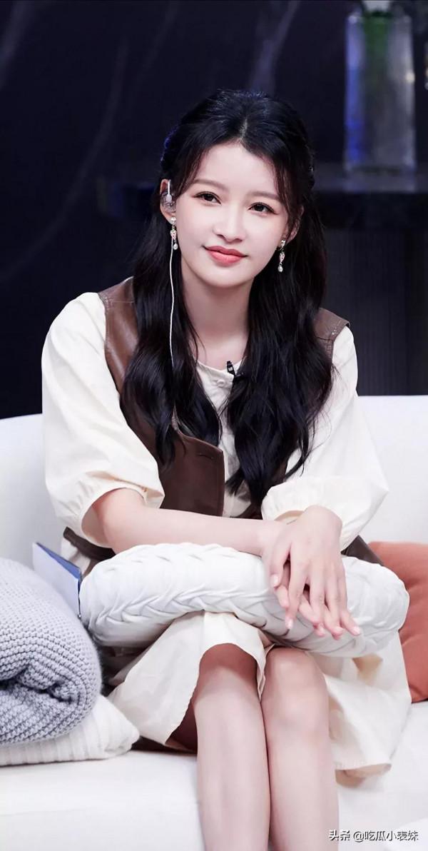 孫怡，眼眸清澈，甜美迷人