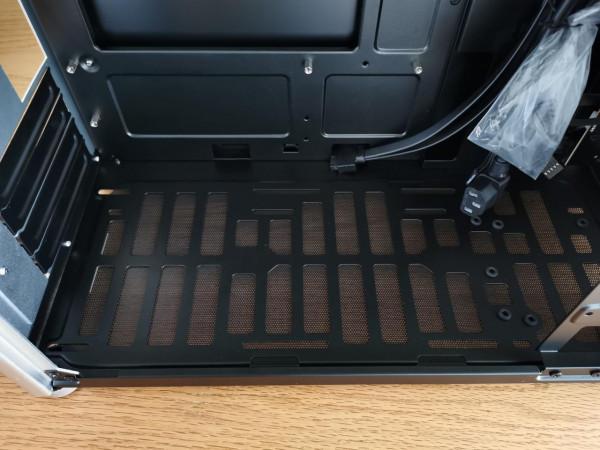 幫忙裝電腦還要送個機箱？喬思伯D30+5800X+3070ti裝機作業