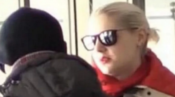 撒貝南妻子近照曝光，結婚三年變了很多。網友：外國媳婦的通病