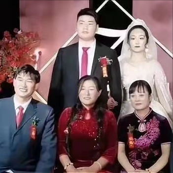 女人，有權自主今生。大衣哥的兒媳陳亞男錯在哪裡？