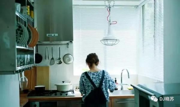 從“曉明哥”到“黃先生”的距離有多遠? 從“曉明哥”到“黃先生”的距離有多遠?