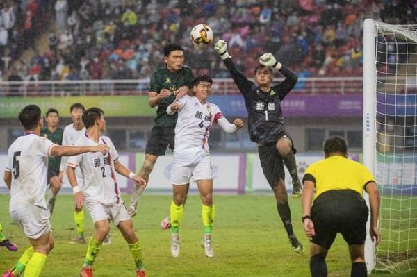 足協主席陳戌源應該取下那副眼鏡,請新疆和浙江來幫助國足 足協主席陳戌源應該取下那副眼鏡,請新疆和浙江來幫助國足