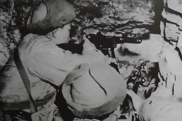 美軍20萬磅炮彈，為何拿不下一個排？戰後美軍司令都被撤職