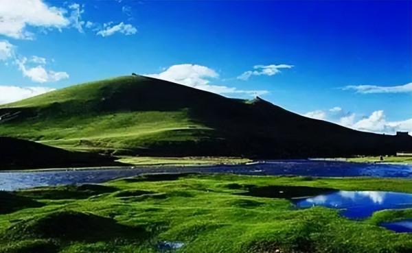 中國最美的9大草原，一輛車，三五好友，就可以馳騁在草原上