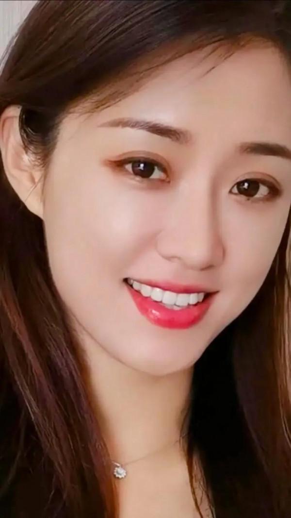 劉亦菲和三妮誰更美？