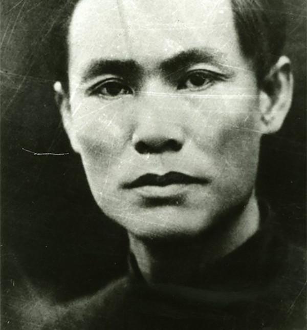 原香港市委書記陳鬱調離中央,任廣東省長,周總理:他們指名要你 原香港市委書記陳鬱調離中央,任廣東省長,周總理:他們指名要你