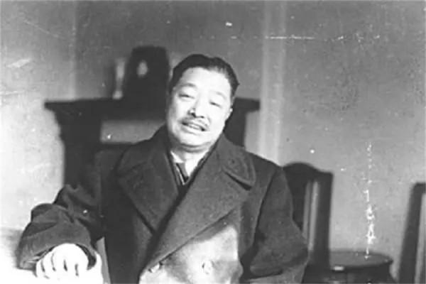 楊秀瓊：從游泳皇后到第18房姨太太，是誰毀了宋美齡的乾女兒？