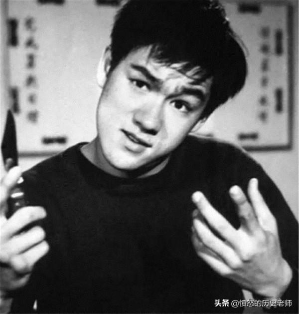 珍貴老照片:穿西裝的希特勒、下跪的清政府、原子彈爆炸的場面 珍貴老照片:穿西裝的希特勒、下跪的清政府、原子彈爆炸的場面