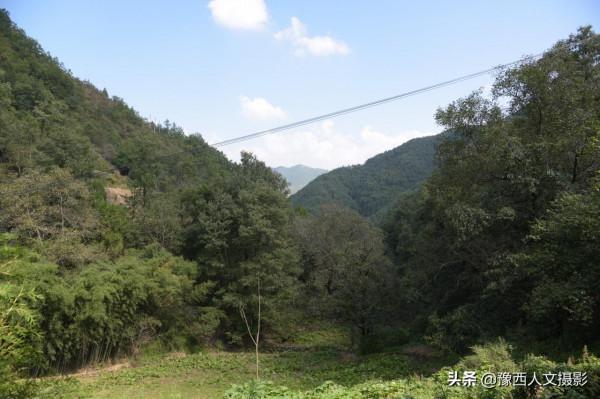 深溝裡藏著“大地主”後代，祖上曾有30畝地，蒸年饃玉米麵摻柿子