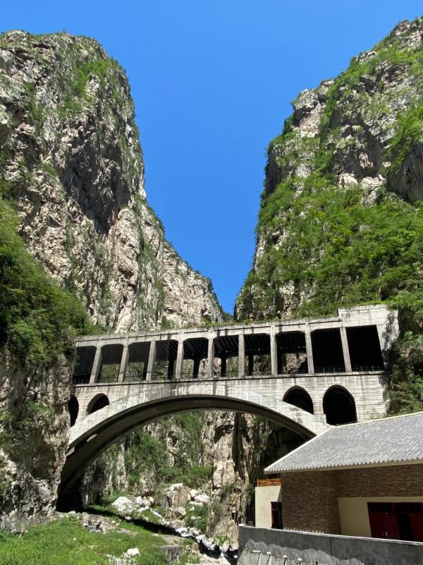 大渡河畔懸崖村,遠嫁的姑娘,到死也沒能下山回孃家(川滇藏4) 大渡河畔懸崖村,遠嫁的姑娘,到死也沒能下山回孃家(川滇藏4)