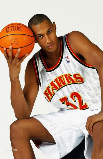 法國“魔術師”——迪奧 法國“魔術師”——迪奧