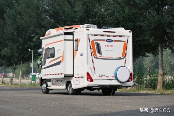 6座雙臥獨立淋浴房車,獨特佈局加大生活區,適合一家人長途旅行 6座雙臥獨立淋浴房車,獨特佈局加大生活區,適合一家人長途旅行