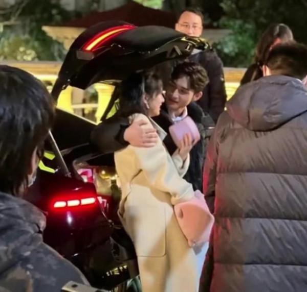 《追光者》釋出海報，羅雲熙搭檔吳倩，網友：夢迴《何以笙簫默》