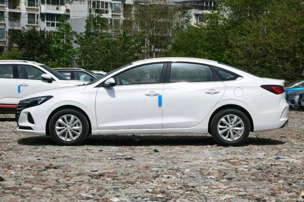 長安逸動:年輕時尚造型,配CVT+大空間,滿足家用 長安逸動:年輕時尚造型,配CVT+大空間,滿足家用