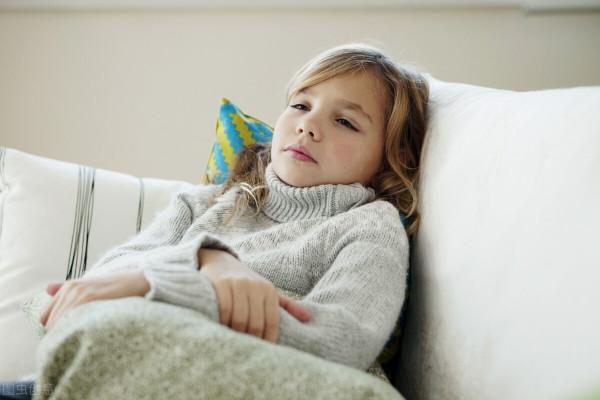 女子高燒不退，以為肺炎，治療無效，聊天被偷聽才發現禍首是隻貓