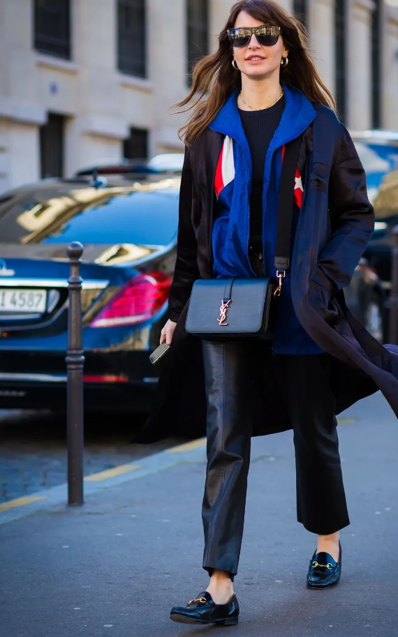 時髦的女人已經不穿粗跟鞋了,來看看今秋最火的平底鞋你有幾雙? 時髦的女人已經不穿粗跟鞋了,來看看今秋最火的平底鞋你有幾雙?
