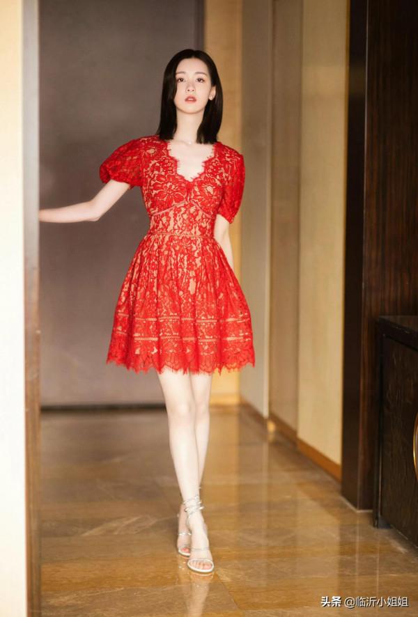 陳都靈，清純的校花級女神，顏值唯美可人，處處散發溫柔氣息