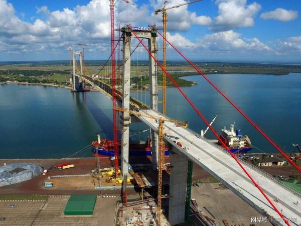 喬新生：搞破壞美國在行，搞建設美國不行