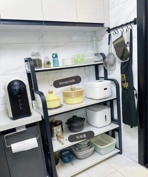 90後夫婦家的名場面，硬裝&OpenCurlyDoubleQuote;簡單化&rdquo;空間翻倍，實在太會佈置了