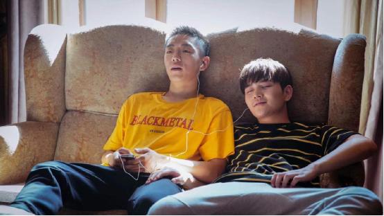 《也平凡》收官在即 杜藝龍攜手林峰共同演繹“黑暗騎士”