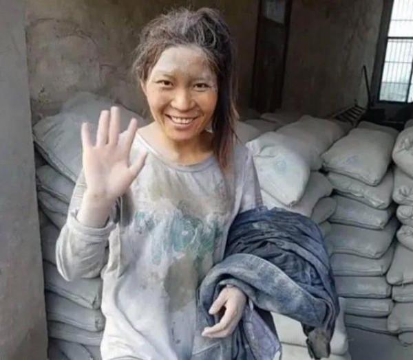 中央電視臺點名批評的八位熱門網路主播粗俗不堪，不值得同情