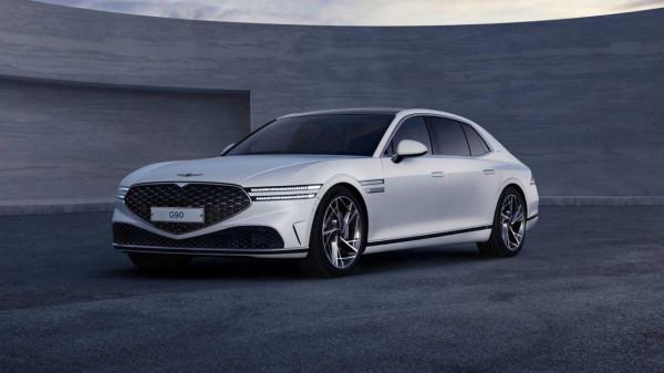 提供四座版 全新捷尼賽思G90內飾官圖釋出 配貫穿式雙聯屏