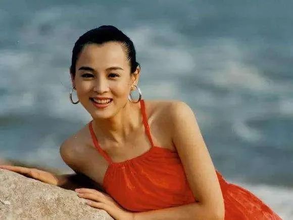 10位內地古裝美人今昔對比，有人曾鋃鐺入獄，有人因太美險被毀容