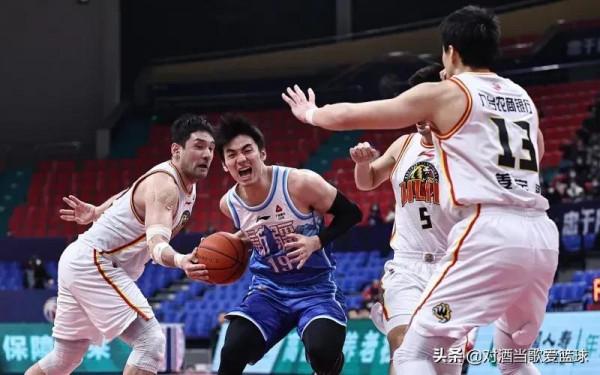 CBA：首鋼第四外援駕到，豪哥自命為雪山飛狐，FMVP透露即將回歸