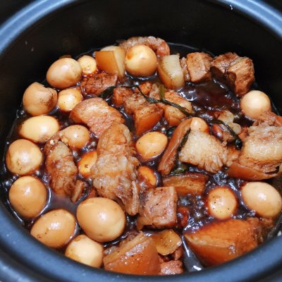 這道桂花紅燒肉真的是不講究,有啥放啥都好吃 這道桂花紅燒肉真的是不講究,有啥放啥都好吃