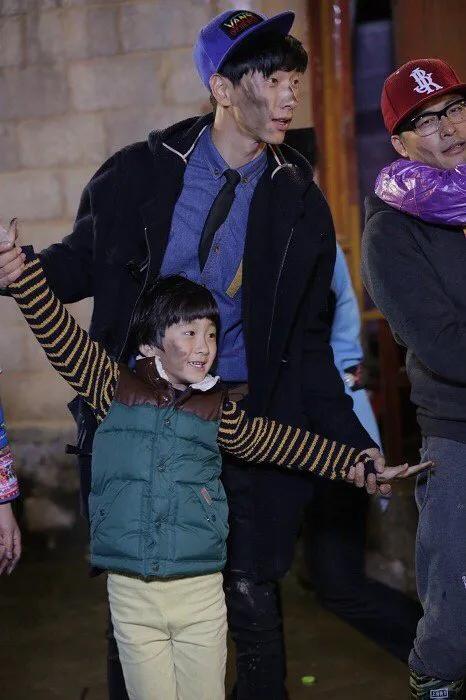 離了個“假婚”的超模張亮，轉型演員失敗後，如今是該找到出路了