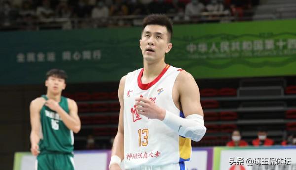 三訊息！北京男籃贏球，遼籃首勝郭艾倫送祝福，北控外援試訓火箭