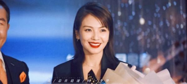 劉濤這次真的驚到我！新劇造型曝光不敢認，剪短髮特意扮醜太大膽