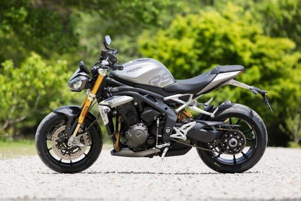 試駕凱旋大青蛙摩托車，真香現場