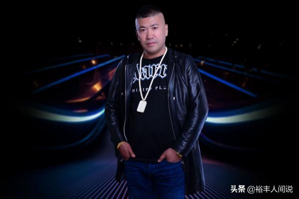 恭喜！52歲網紅趙本六喜得貴子，曾因生吃活雞、生吃肉遭網路封殺