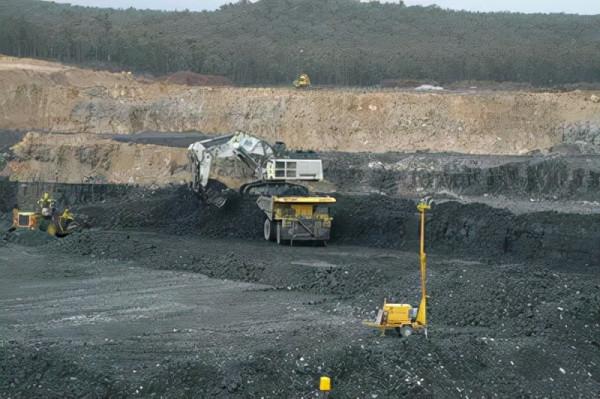 煤礦工人吐槽：煤價漲了，跟煤相關的也漲了，除了我們的工資