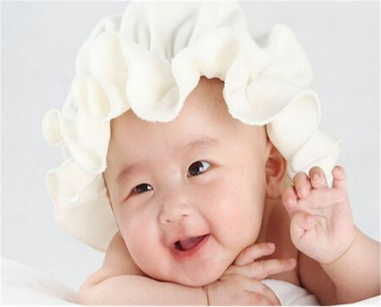 社會藍皮書：超八成青年月收入8000元以下，過半每天工作超8小時