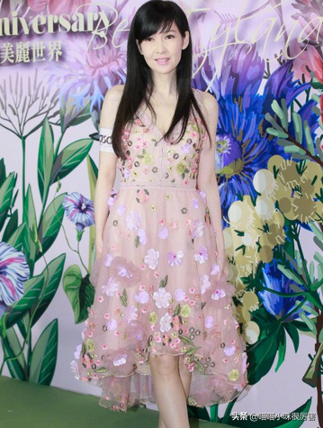 單眼皮歪嘴還有齙牙,五官不端正卻依舊絕美的明星,只服這7位 單眼皮歪嘴還有齙牙,五官不端正卻依舊絕美的明星,只服這7位