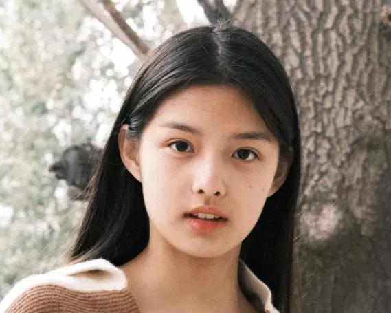 什麼來頭?把楊冪擠下去,資源比華為二公主還好? 什麼來頭?把楊冪擠下去,資源比華為二公主還好?