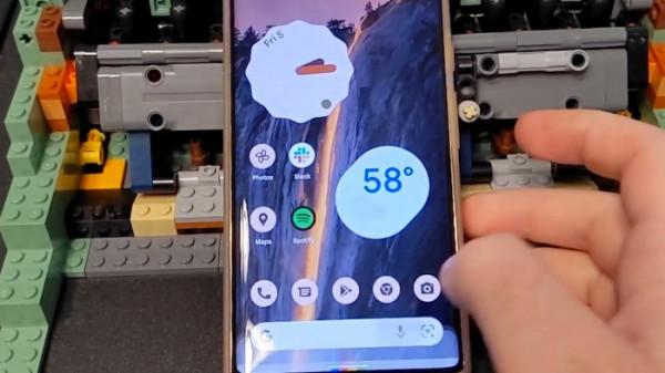 Google Assistant亂給聯絡人打電話 Pixel 6使用者對此感到很困擾