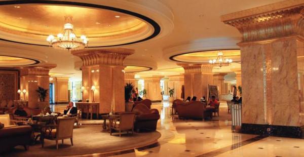 世界僅有的“八星酒店”，與總統府僅一牆之隔，住一晚要花多少錢