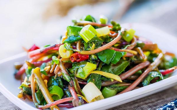 隔夜菜不能吃？醫生解釋：除了這3種，其他的隔夜食物可以放心吃