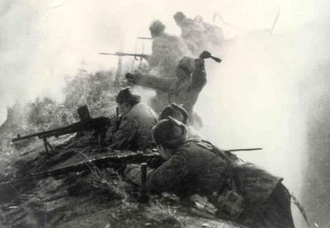 抗美援朝時，一支18年的雜牌部隊一戰封神，被偉人盛讚“50兇”