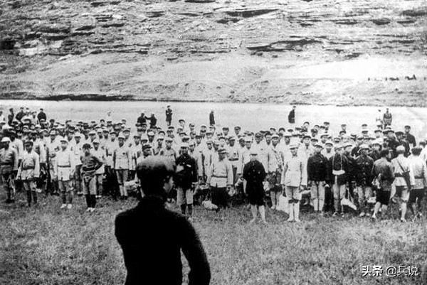 徐向前與張靈甫居然交過手！戰況慘烈，張靈甫從此青雲直上