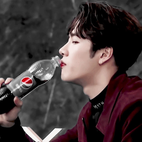 王嘉爾 ​​​絕絕子的男孩子 王嘉爾 ​​​絕絕子的男孩子