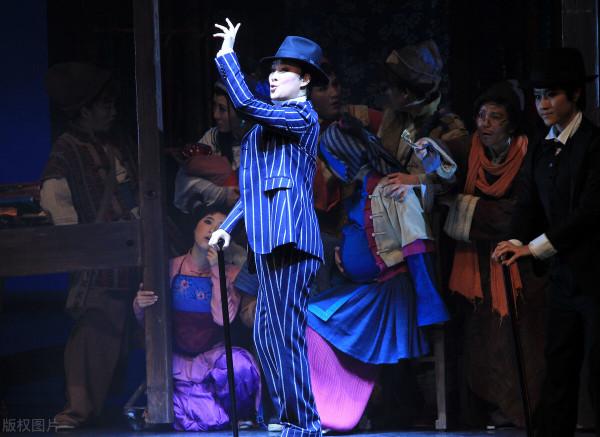 她總想突破越劇的“極限”,卻始終在爭議聲中前行 她總想突破越劇的“極限”,卻始終在爭議聲中前行