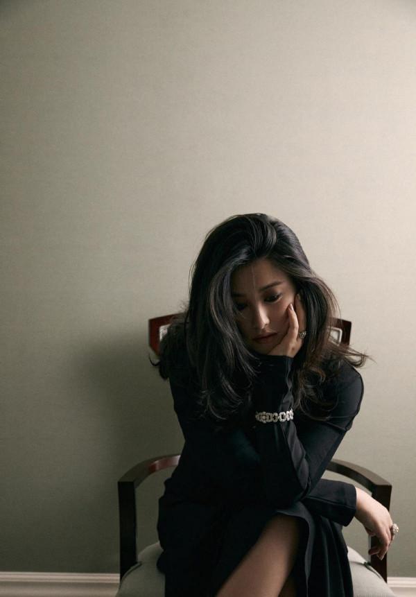 朱珠產後首次公開亮相!穿黑裙戴鴿子蛋有豪門範,正式復出排場大 朱珠產後首次公開亮相!穿黑裙戴鴿子蛋有豪門範,正式復出排場大