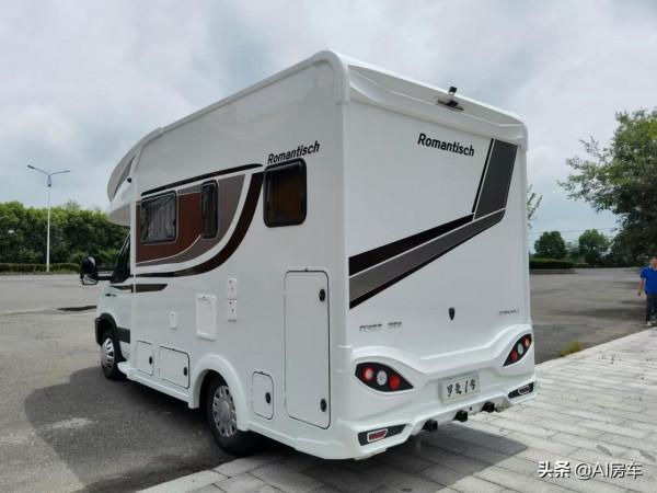 顏值效能都一流，還帶兩種佈局，不愁水電，實拍國產羅曼特斯房車