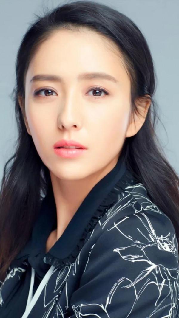 女神佟麗婭,三妮生活照那個更耐看 女神佟麗婭,三妮生活照那個更耐看